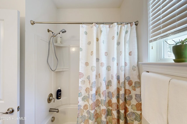 429 Canvasback Ln, Sneads Ferry, NC 28460 - full bathroom with shower / tub combo with curtain