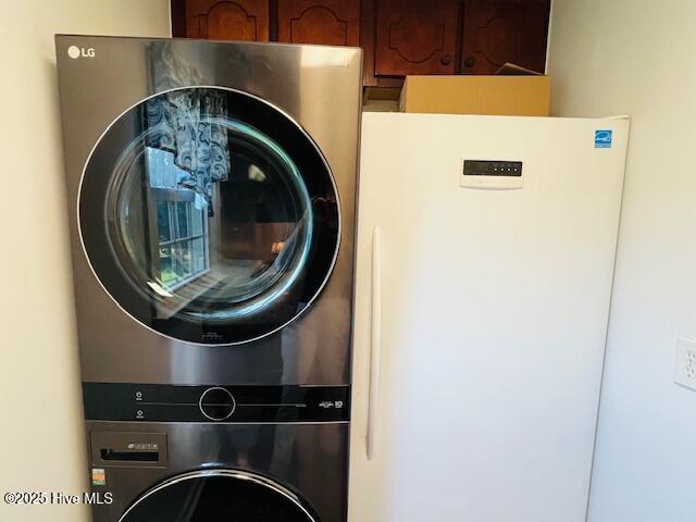 45 Hb Lewis Rd, Clinton, NC 28328 - laundry area featuring stacked washer and clothes dryer