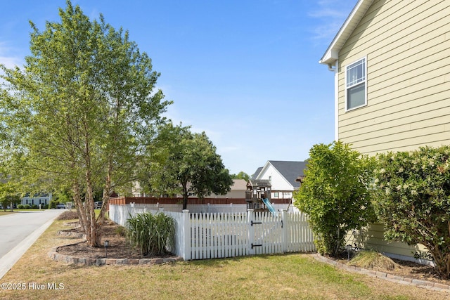 view of yard featuring fence