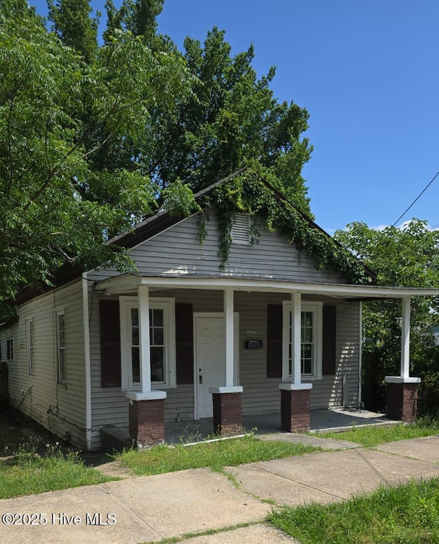 view of front of home featuring a porch