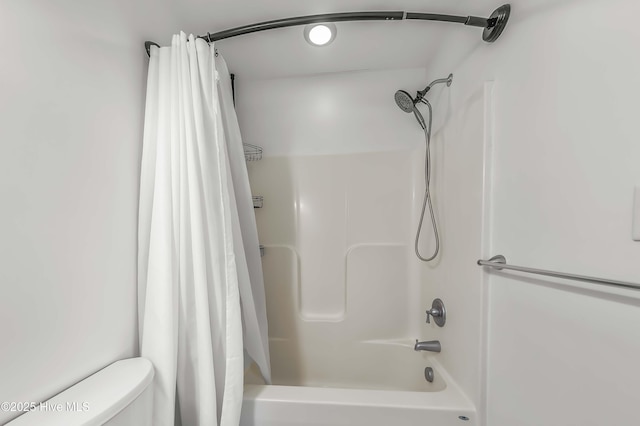 1406 Silverbrook Rd, Oriental, NC 28571 - full bath featuring shower / bath combination with curtain and toilet