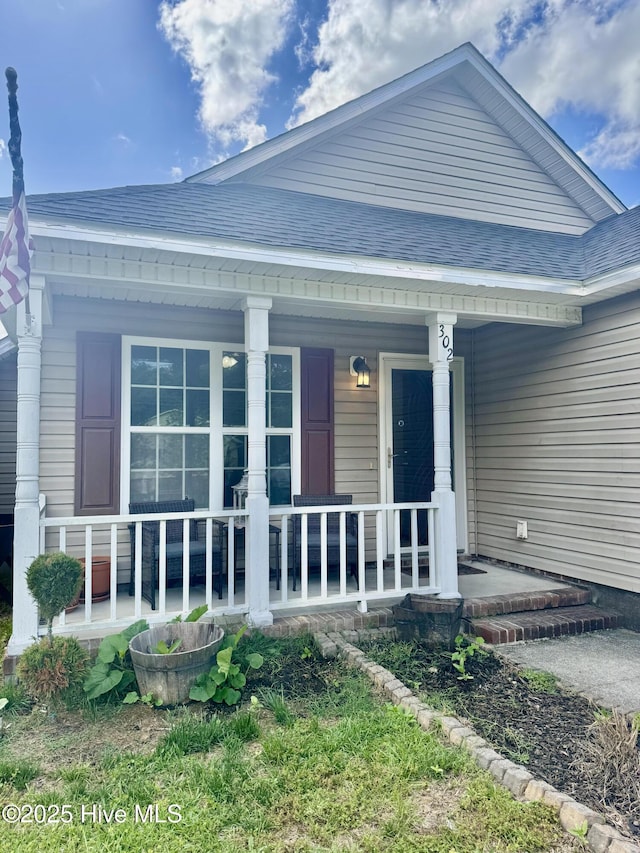 view of front facade with covered porch