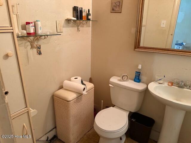 113 Winesett Cir, Plymouth, NC 27962 - bathroom with toilet and a sink