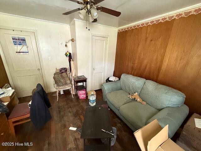 113 Winesett Cir, Plymouth, NC 27962 - living room featuring wood finished floors and a ceiling fan