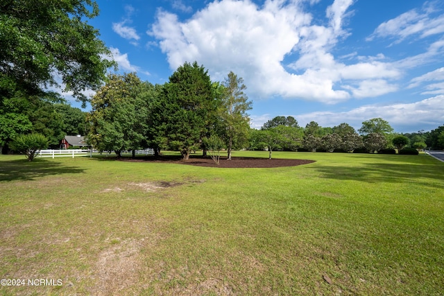 390 Whitebridge Rd, Hampstead, NC 28443 - view of yard featuring fence