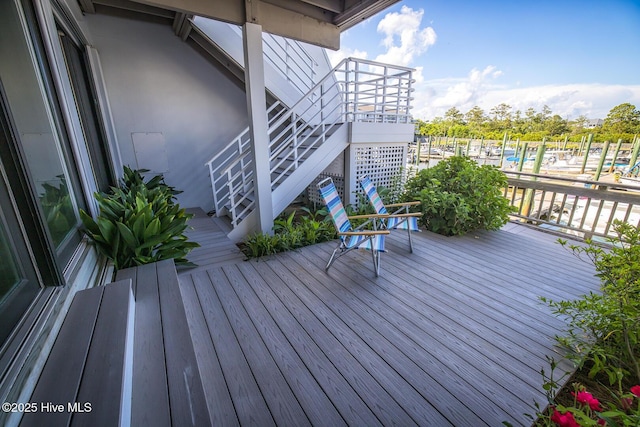 deck with stairs