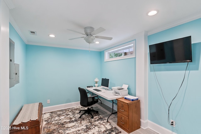 office space with baseboards, crown molding, ceiling fan, and recessed lighting