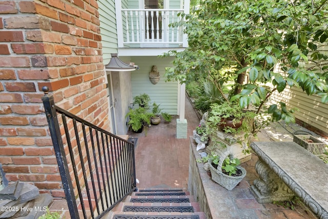 211 Ann St, Wilmington, NC 28401 - view of staircase