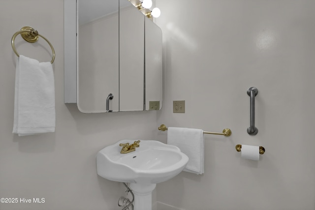 211 Ann St, Wilmington, NC 28401 - view of bathroom