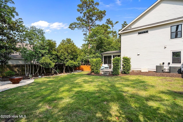 3528 Cordgrass Ln, Wilmington, NC 28409 - view of yard with a sunroom and central AC