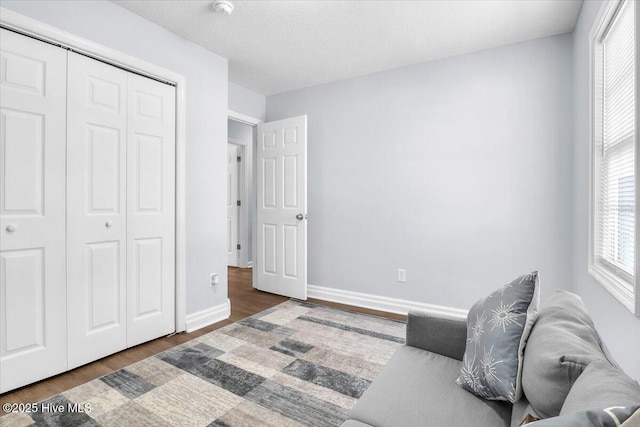 235 Zachary Ln, Hubert, NC 28539 - living area with wood finished floors and baseboards