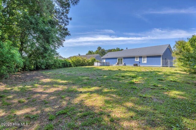 235 Zachary Ln, Hubert, NC 28539 - view of yard