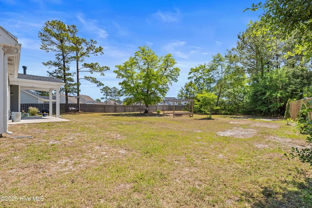 view of yard featuring a patio
