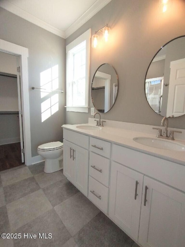 351 Newell Rd, Snow Hill, NC 28580 - full bath featuring toilet, crown molding, and double vanity
