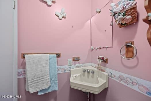117 Arthur Rd, Beaufort, NC 28516 - bathroom with a sink