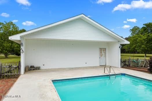 117 Arthur Rd, Beaufort, NC 28516 - swimming pool featuring fence and a patio