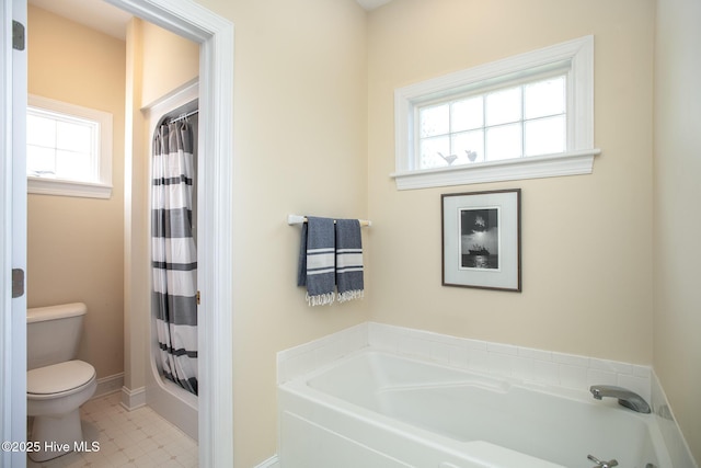102 Macgregor Dr, Beaufort, NC 28516 - full bath with a bathtub, toilet, a shower with curtain, and baseboards