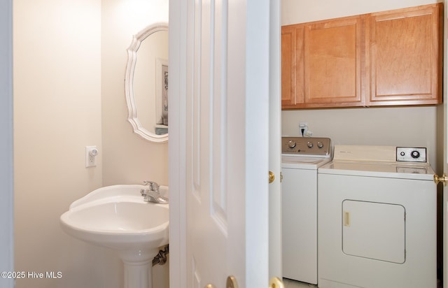 102 Macgregor Dr, Beaufort, NC 28516 - bathroom featuring washing machine and clothes dryer