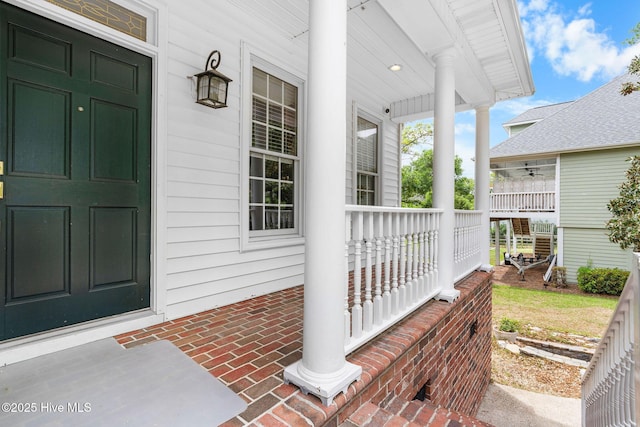 property entrance with covered porch