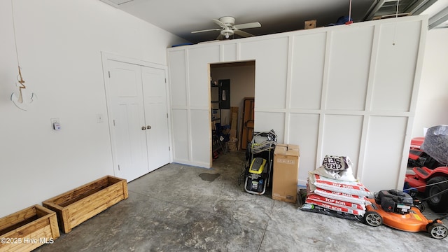 garage with ceiling fan