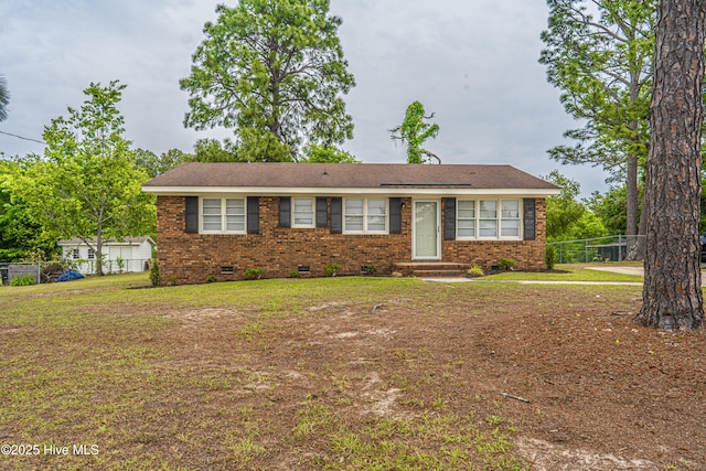137 Pinecrest Trl, Rockingham, NC 28379 - single story home with crawl space, entry steps, and brick siding