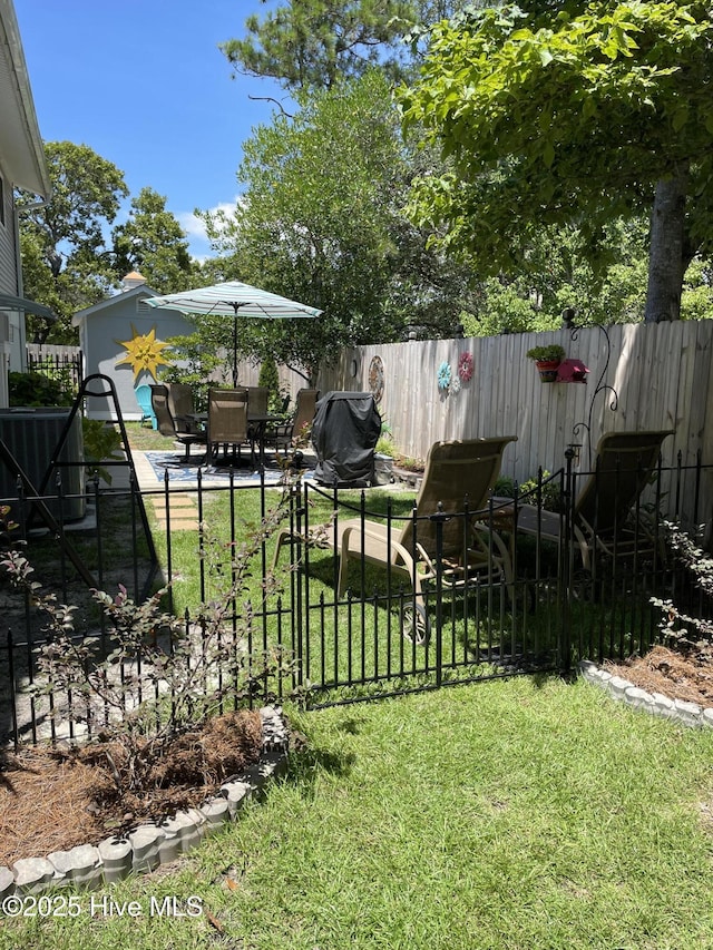 129 NE 36th St, Oak Island, NC 28465 - view of yard