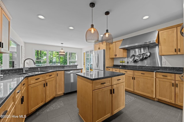 1005 Cambridge Ct, Trent Woods, NC 28562 - kitchen with appliances with stainless steel finishes, wall chimney range hood, a sink, pendant lighting, and recessed lighting