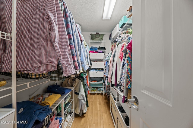 1005 Cambridge Ct, Trent Woods, NC 28562 - spacious closet featuring wood finished floors