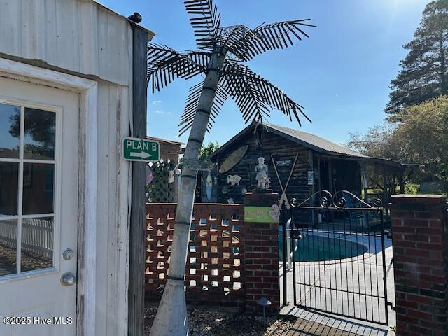 8019 W Tarboro Rd, Rocky Mount, NC 27803 - gate with fence