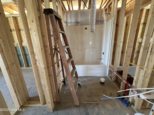 bathroom with a bathtub