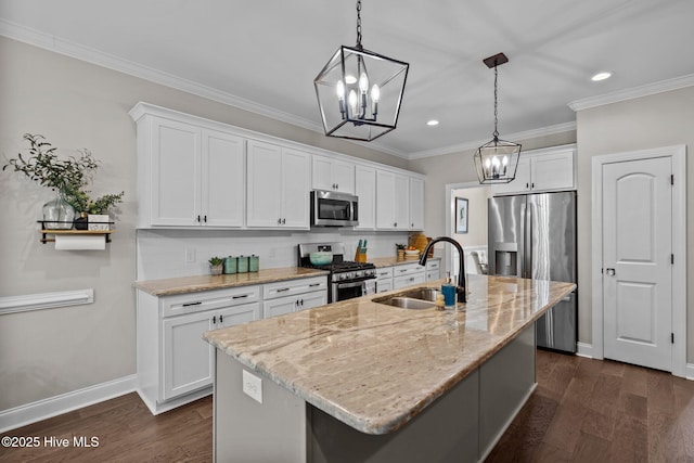 125 Steeplechase Way, Southern Pines, NC 28387 - kitchen with stainless steel appliances, a sink, a chandelier, recessed lighting, and baseboards