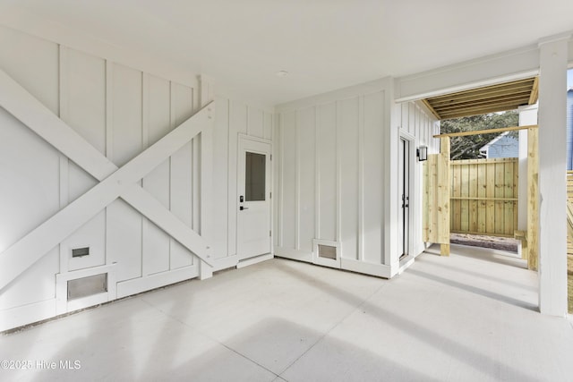 225 Greenville Ave, Carolina Beach, NC 28428 - unfurnished room with finished concrete floors