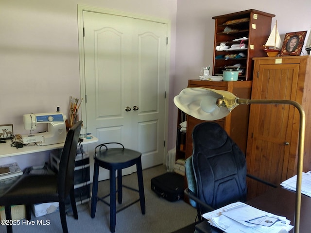 office area with carpet