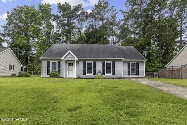 208 E Lakeridge Lndg, Jacksonville, NC 28546 - view of front of property featuring driveway