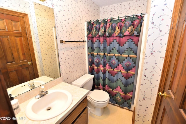 full bath featuring wallpapered walls, curtained shower, toilet, and vanity