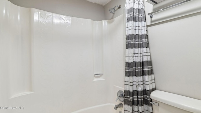 227 Foxkroft Dr Unit 9, Foxfire Village, NC 27281 - bathroom with toilet and shower / bathtub combination with curtain
