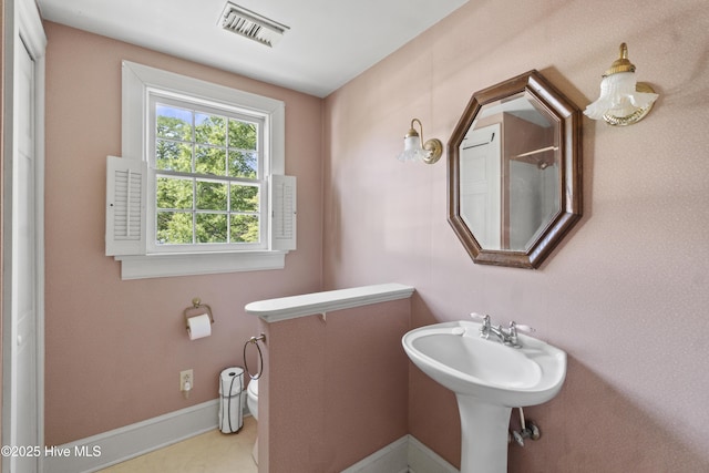 306 S Oakum St, Edenton, NC 27932 - bathroom with baseboards and toilet