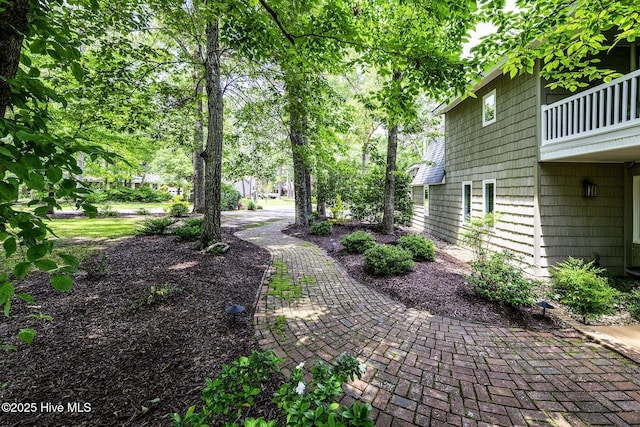 302 Plantation Dr, New Bern, NC 28562 - view of yard with a balcony