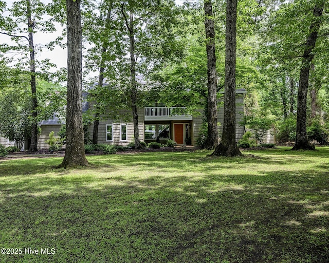 302 Plantation Dr, New Bern, NC 28562 - view of front of property with a front yard