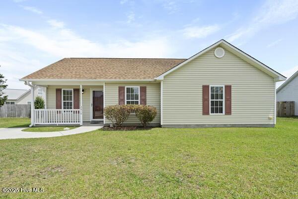 2610 Selkirk Ct, Wilmington, NC 28411 - ranch-style home with covered porch