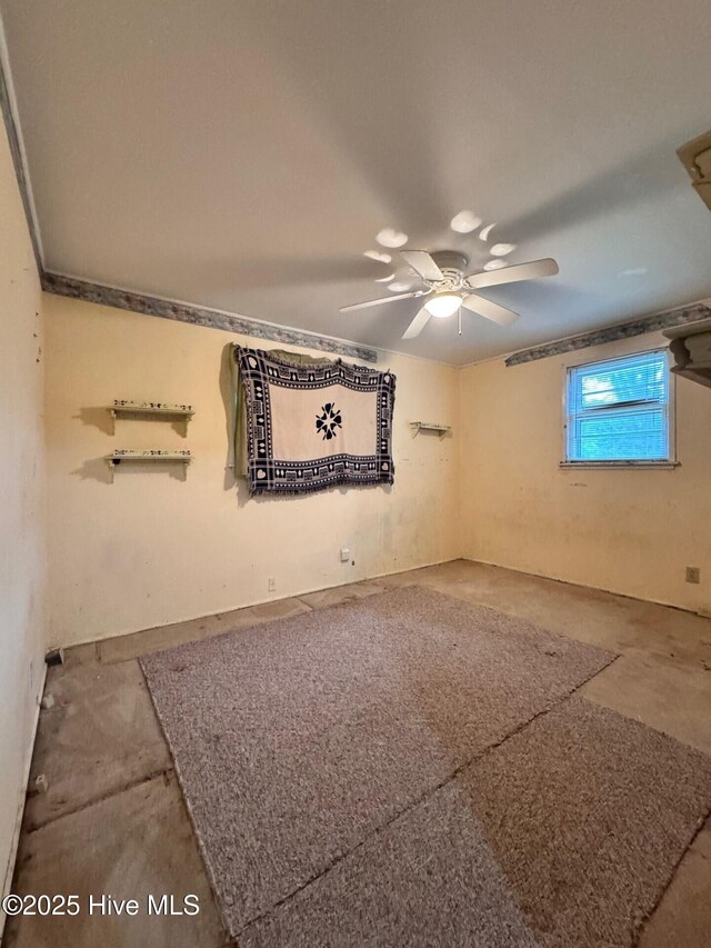 6748 Pitt St, Grifton, NC 28530 - unfurnished room featuring ceiling fan