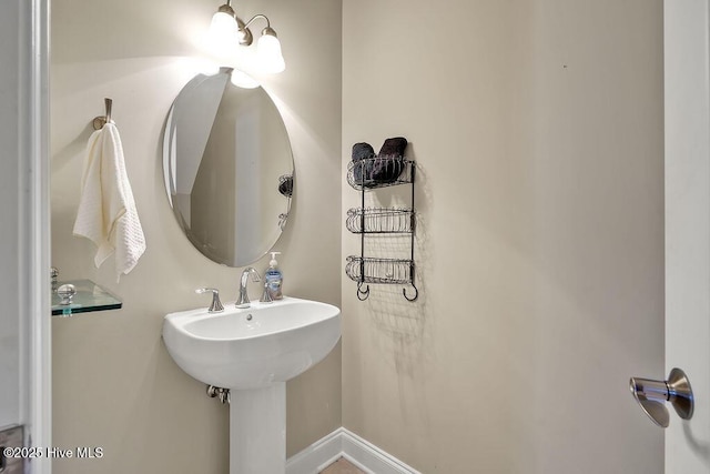 886 Hollybriar Dr SE, Bolivia, NC 28422 - bathroom with baseboards