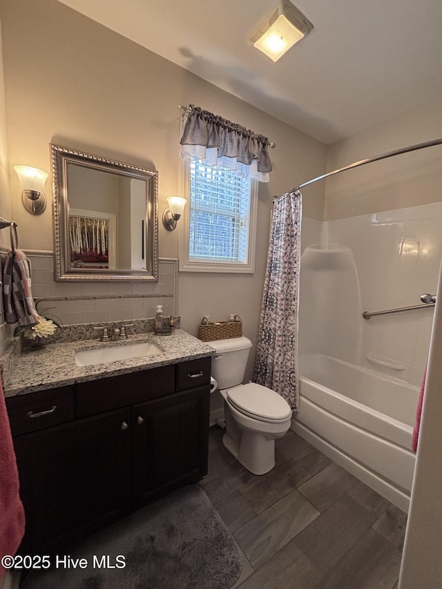 201 Shreveport Ct, Havelock, NC 28532 - full bathroom with toilet, vanity, and shower / bath combo