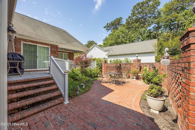 903 Buckingham Rd, Trent Woods, NC 28562 - view of patio / terrace with fence and covered porch