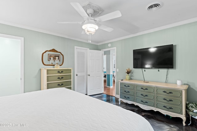 212 Park Ave, Southport, NC 28461 - bedroom with ornamental molding, a ceiling fan, and a closet