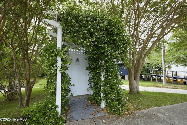 297 Broad St, Oriental, NC 28571 - view of community