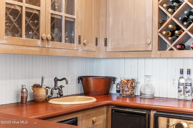 21 Sea Gull Trl, Bald Head Island, NC 28461 - indoor dry bar with beverage cooler
