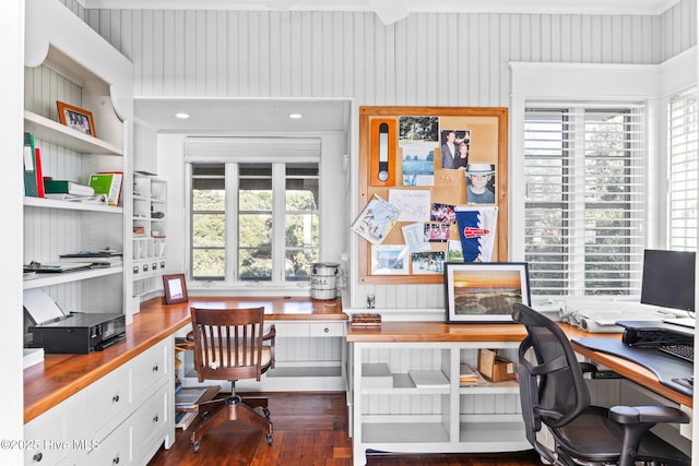 21 Sea Gull Trl, Bald Head Island, NC 28461 - office featuring built in study area and dark wood-style floors