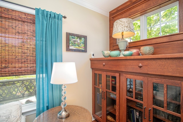 301 Hedrick St, Beaufort, NC 28516 - dining space featuring crown molding