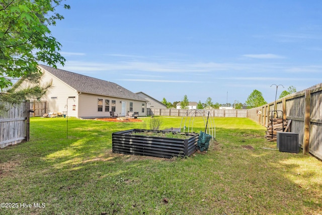115 Joan Ct, New Bern, NC 28562 - view of yard featuring a vegetable garden